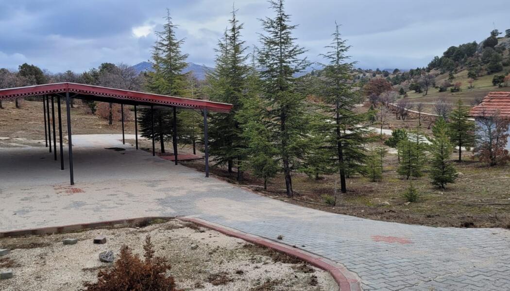2021 YILI GÜNEYSINIR İLÇESİ MEZARLIKLARINDA PARKE-BORDÜR, BETON HARPUŞTA, SERPME SIVA YAPIM ÇALIŞMASI faaliyet gorseli