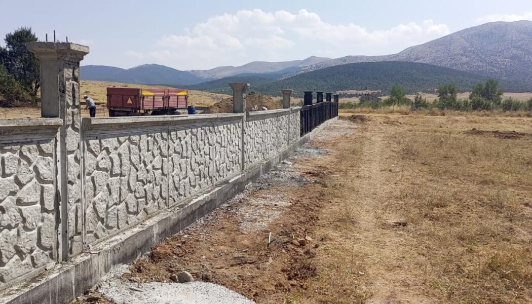 2023 YILI KADINHANI İLÇESİ MEZARLIĞINDA BETON DUVAR YAPIM ÇALIŞMASI faaliyet gorseli