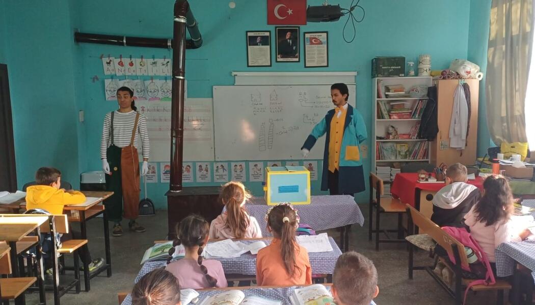 2024-2025 EĞİTİM ÖĞRETİM YILI ÇAT KAPI SINIF TİYATROSU faaliyet gorseli