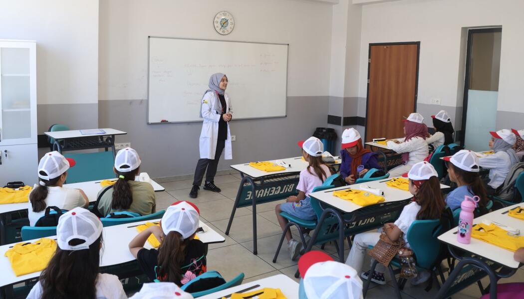 2.380 BİLGEHANE ÖĞRENCİSİNE ÇANTA TAKDİMİ faaliyet gorseli