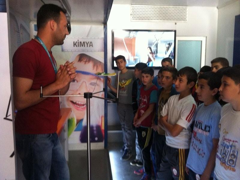 ALTILAR MAHALLESİ BİLİM TIRI faaliyet gorseli
