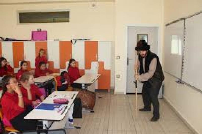 MEDENİYET OKULU PROJESİ KAPSAMIN DA TİYATRO GÖSTERİSİ faaliyet gorseli