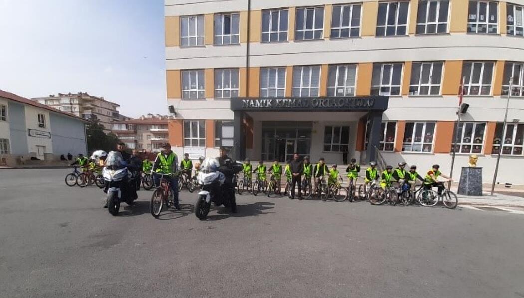 GÜVENLİ OKUL YOLLARI PROJESİ faaliyet gorseli