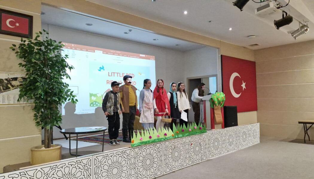 BİLGEHANELER İNGİLİZCE SAHNE GÖSTERİSİ faaliyet gorseli