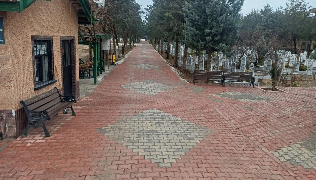 2026 MERAM İLÇESİ BEDİR MEZARLIĞINA 2.261 M2  BETON PARKE TAŞI YAPIMI faaliyet gorseli