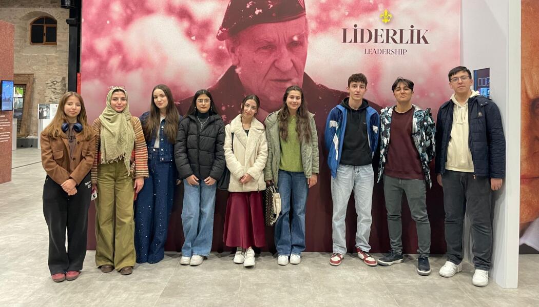 ALİYA 100 YAŞINDA: HAYAT, FİKİR, MÜCADELE SERGİSİ faaliyet gorseli