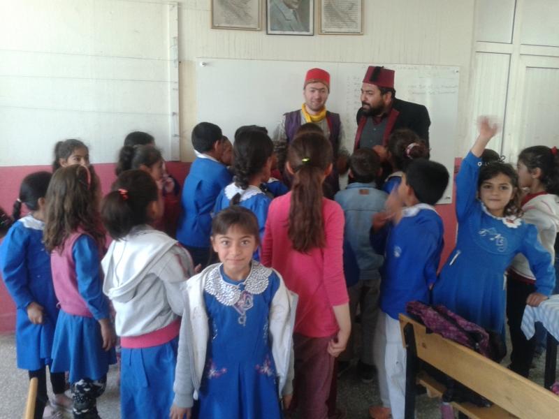 MEDENİYET OKULU DEĞERLER EĞİTİMİ DERGİ DAĞITIMI faaliyet gorseli