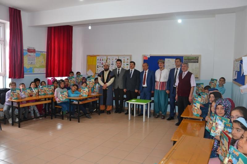 MEDENİYET OKULU DEĞERLER EĞİTİMİ DERGİ DAĞITIMI faaliyet gorseli