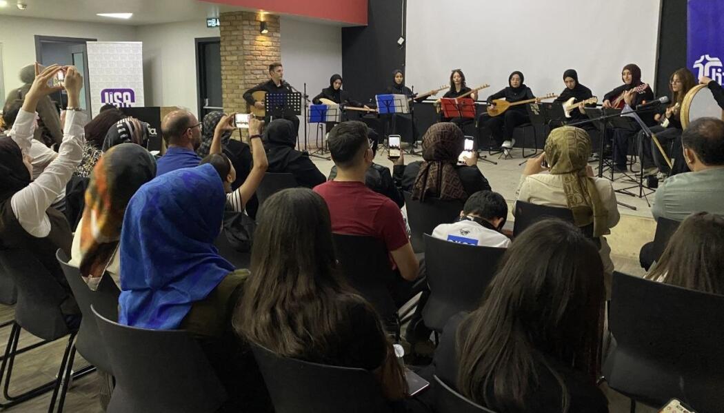 MÜZİKAL DİNLETİ &amp; EBRU WORKSHOP PROGRAMI faaliyet gorseli