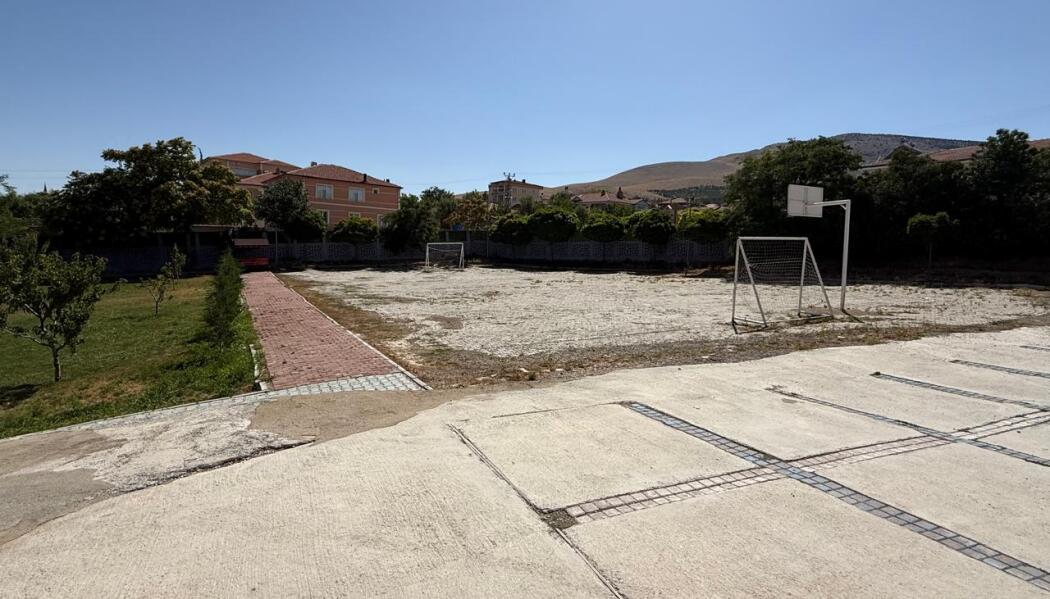 YUNAK MERKEZ YENİ MAHALLEYE 1 ADET AÇIK HALISAHA YAPIM İŞİ faaliyet gorseli