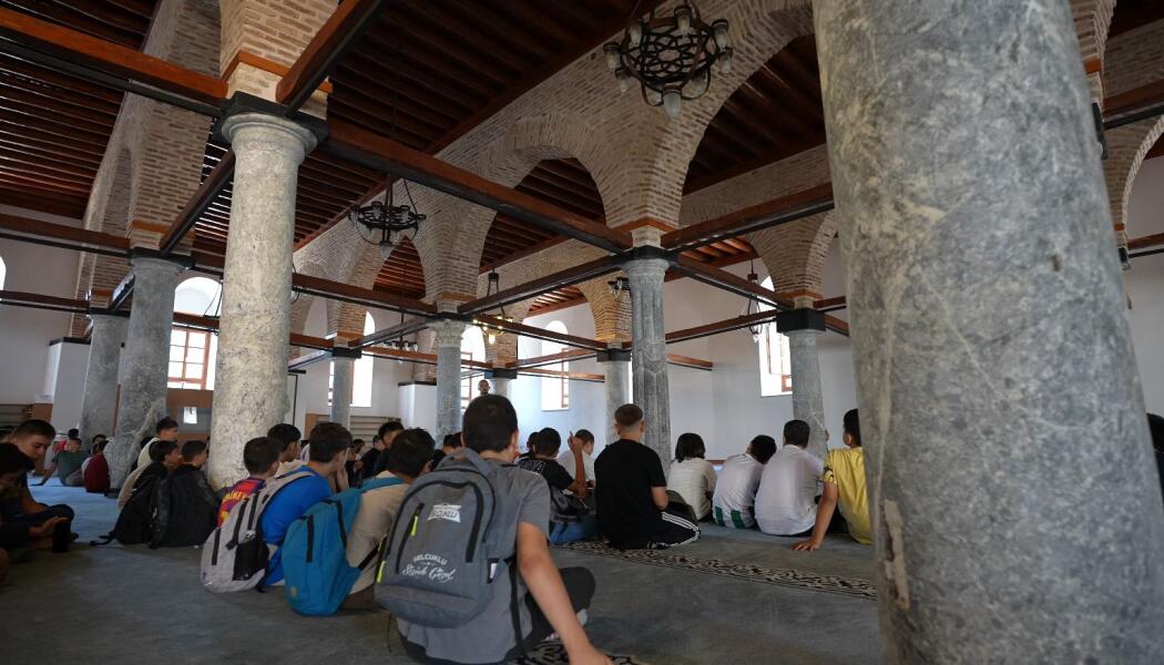 BİLGEHANELER SAF TUTAN GENÇLİK - CAMİİ ZİYARETİ faaliyet gorseli