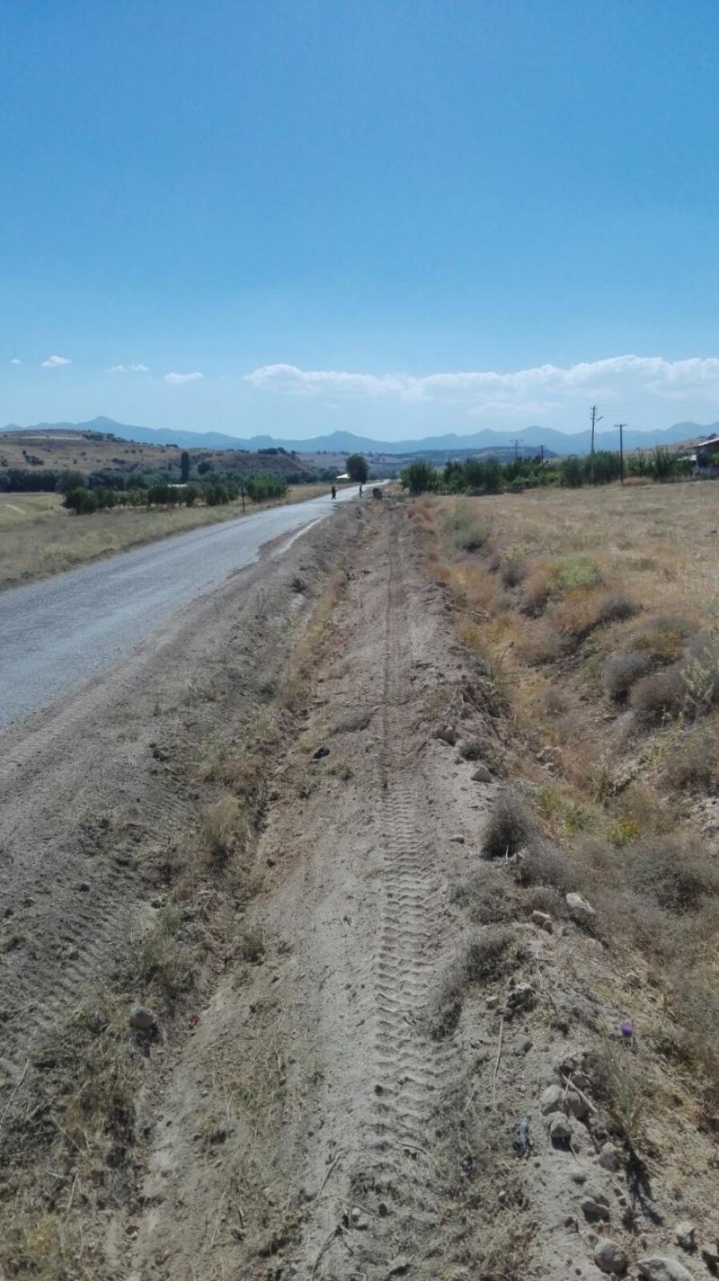 YEŞİLDERE MAHALLE YOLU BANKET BAKIMI faaliyet gorseli