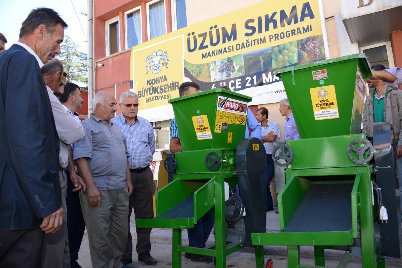 KIZILÇAKIR MAHALLESİ ÜZÜM SIKMA MAKİNE DESTEĞİ faaliyet gorseli