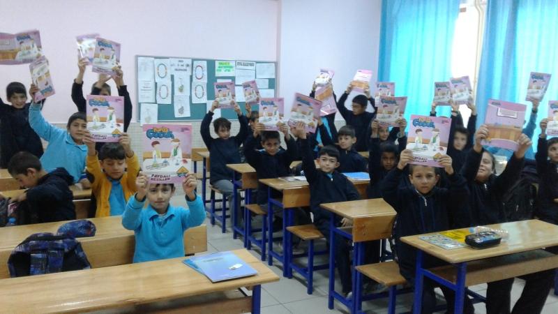 MEDENİYET OKULU DEĞERLER EĞİTİMİ DERGİ DAĞITIMI VE TİYATRO GÖSTERİSİ faaliyet gorseli