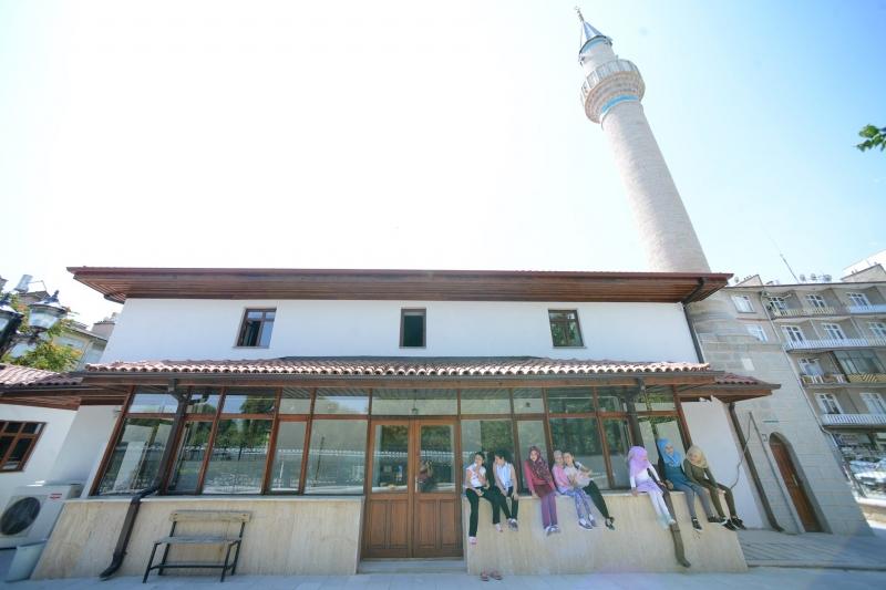 KADIİZZETTİN CAMİ VE TÜRBESİ RESTORASYONU 







 faaliyet gorseli