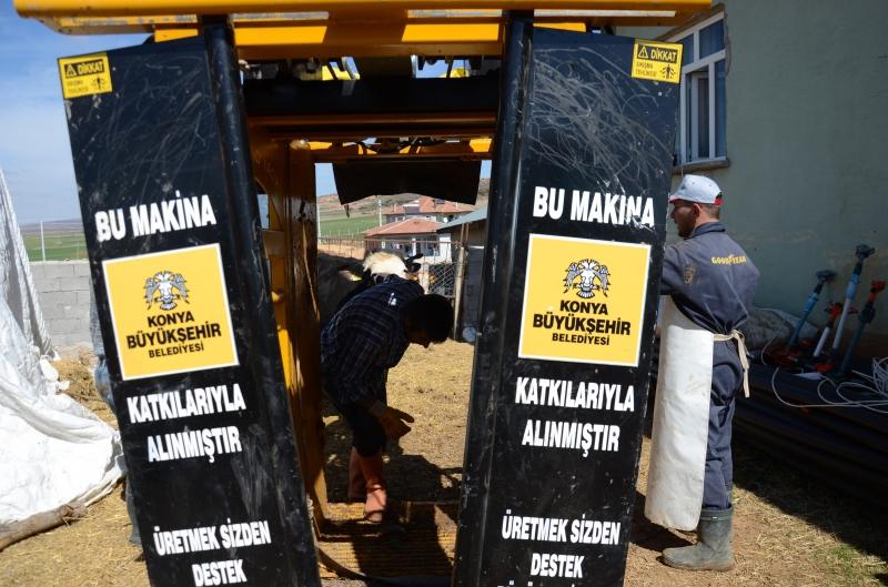 SÜT ÜRETİCİLERİ BİRLİĞİNE TIRNAK KESME MAKİNESİ VERİLDİ faaliyet gorseli