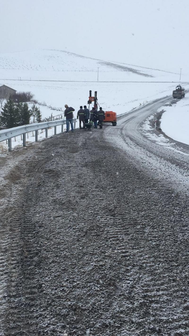 KARACADERE MAHALLE YOLU OTO KORKULUK YAPIMI faaliyet gorseli