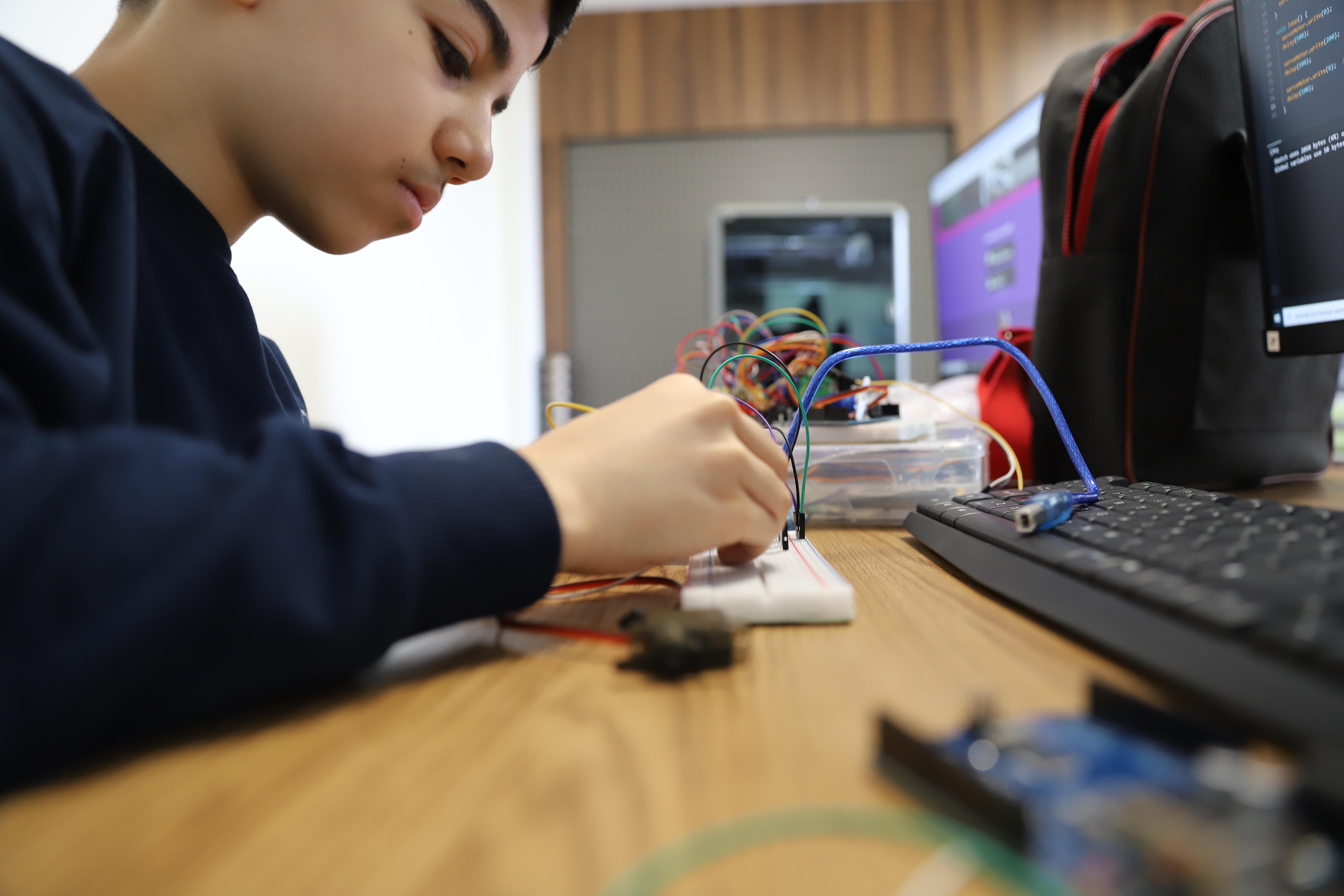 GENÇ KOMEK’TE 21. YÜZYIL BECERİLERİ EĞİTİMİ DEVAM EDİYOR