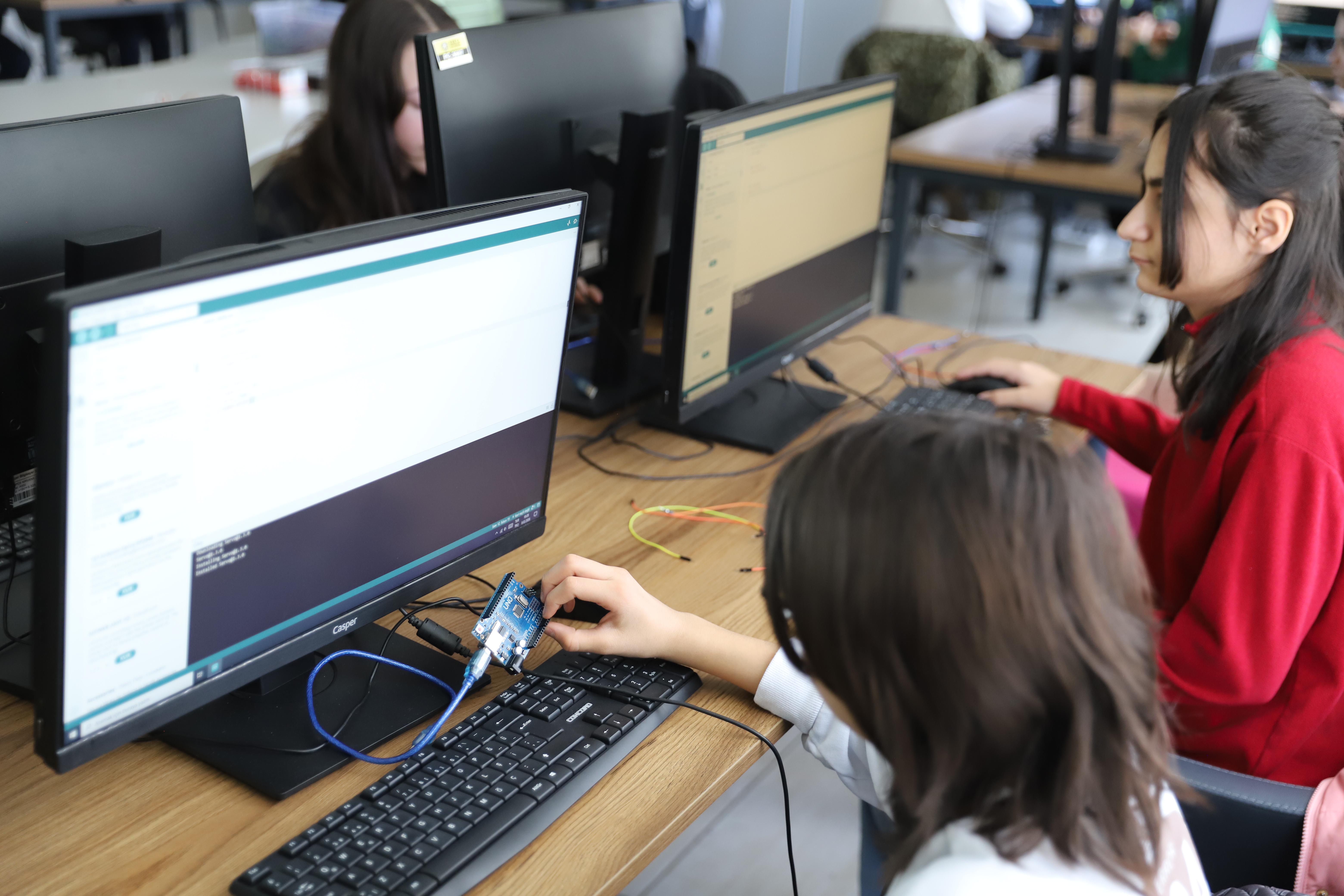 GENÇ KOMEK’TE 21. YÜZYIL BECERİLERİ EĞİTİMİ DEVAM EDİYOR