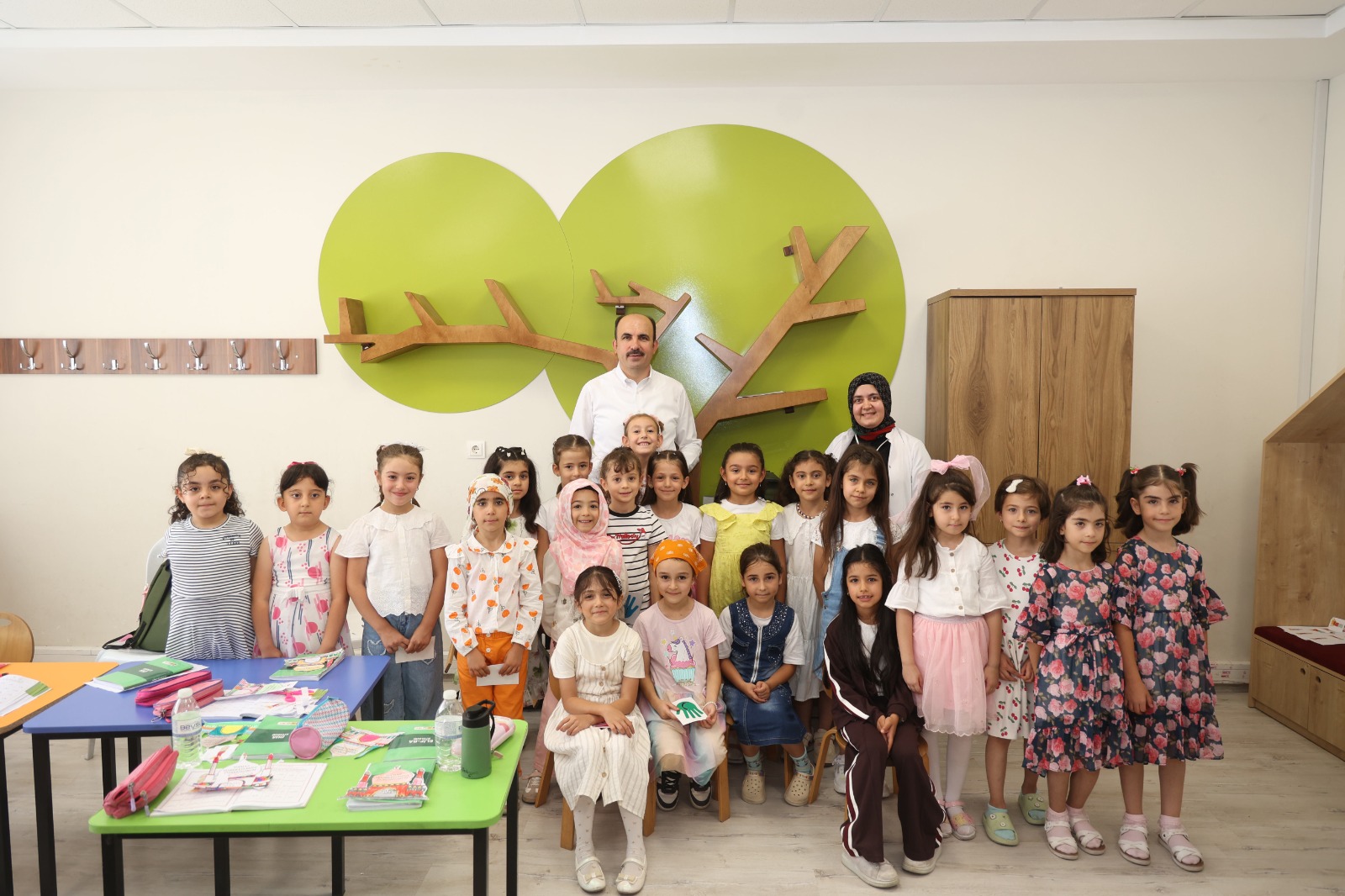 BAŞKAN ALTAY, ETKİNLİKLERE KATILAN ÖĞRENCİLERLE BİR ARAYA GELDİ