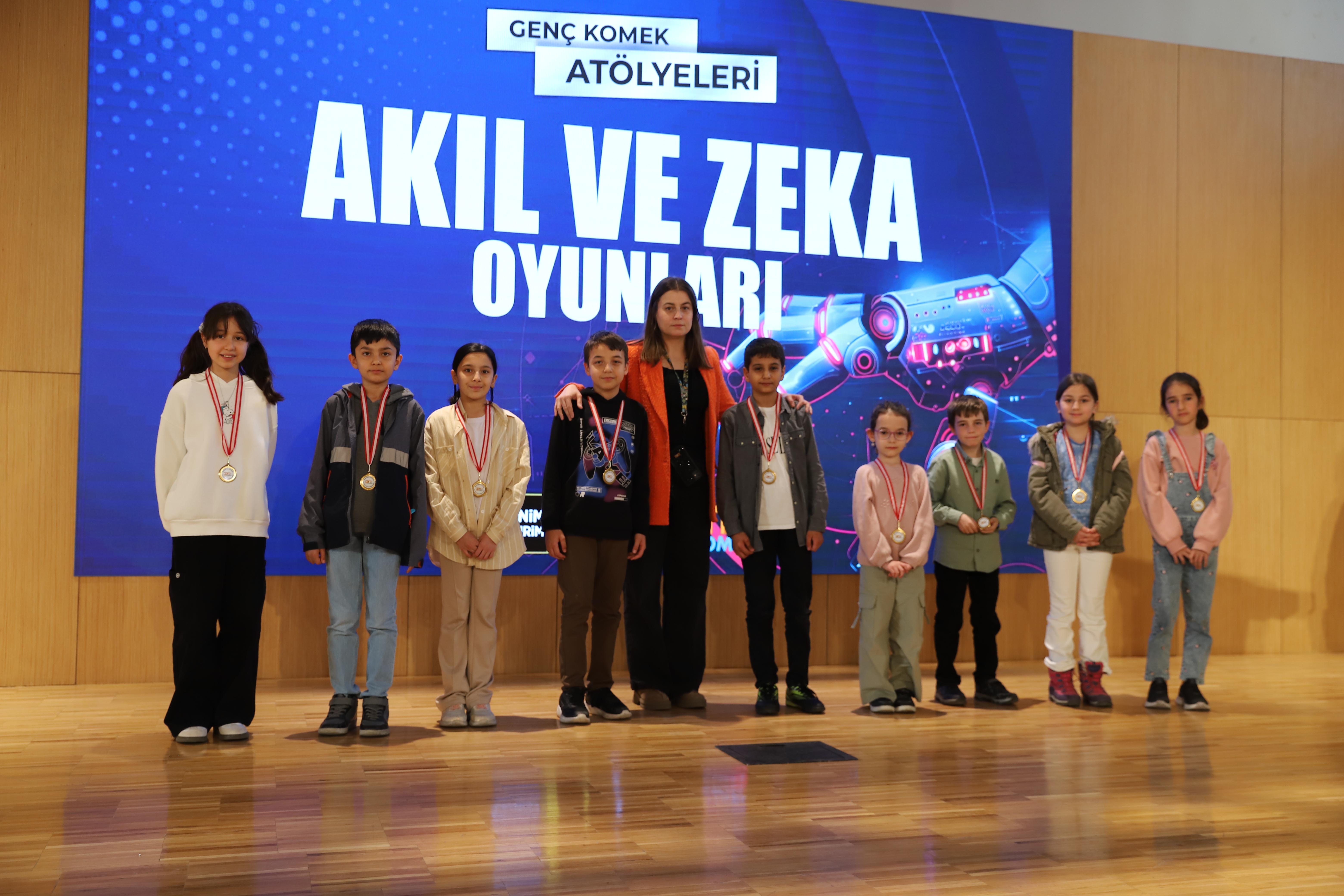 GENÇ KOMEK ÖĞRENCİLERİ ZEKA OYUNLARINDA KIYASIYA YARIŞTI