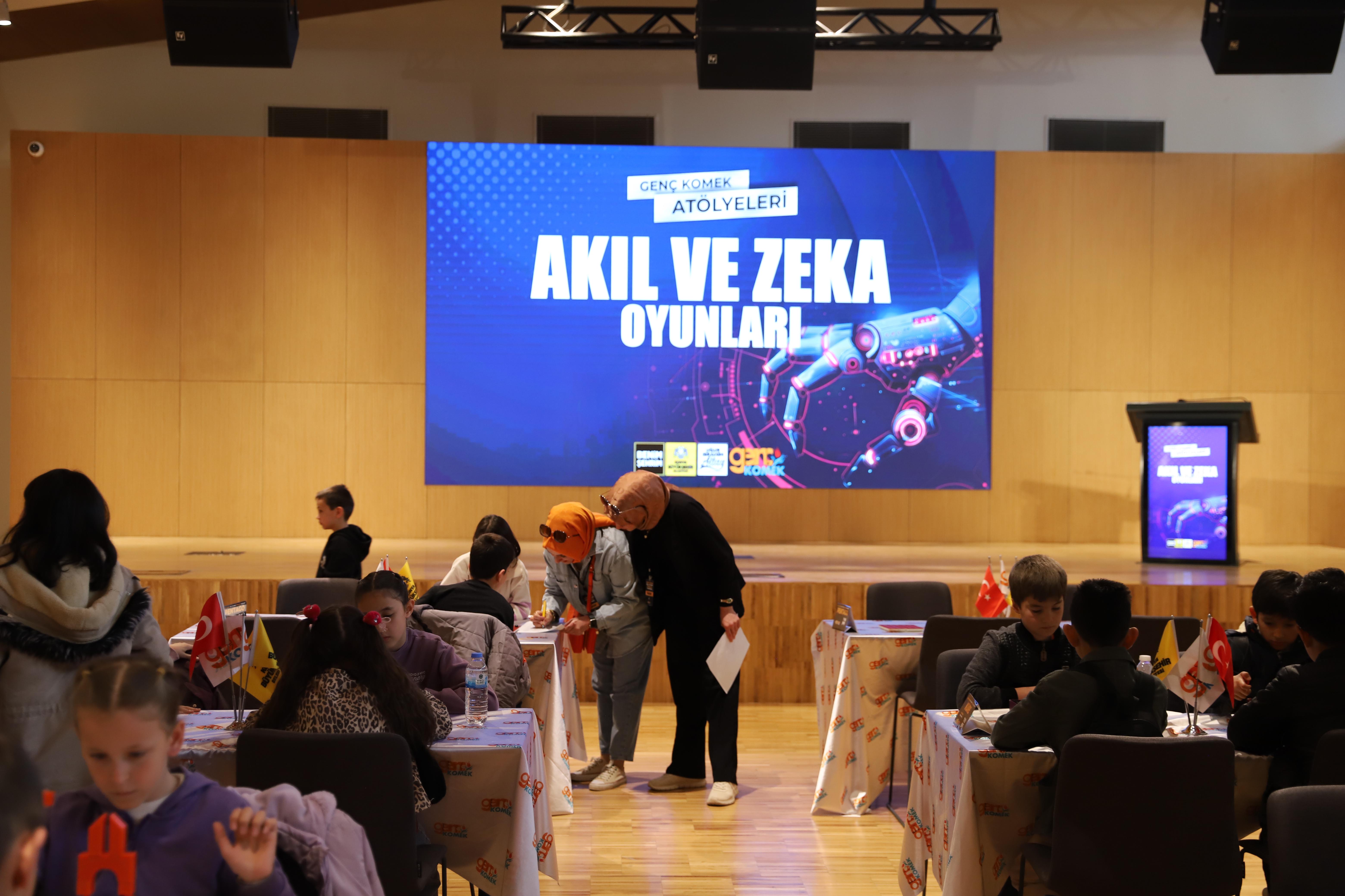 GENÇ KOMEK ÖĞRENCİLERİ ZEKA OYUNLARINDA KIYASIYA YARIŞTI