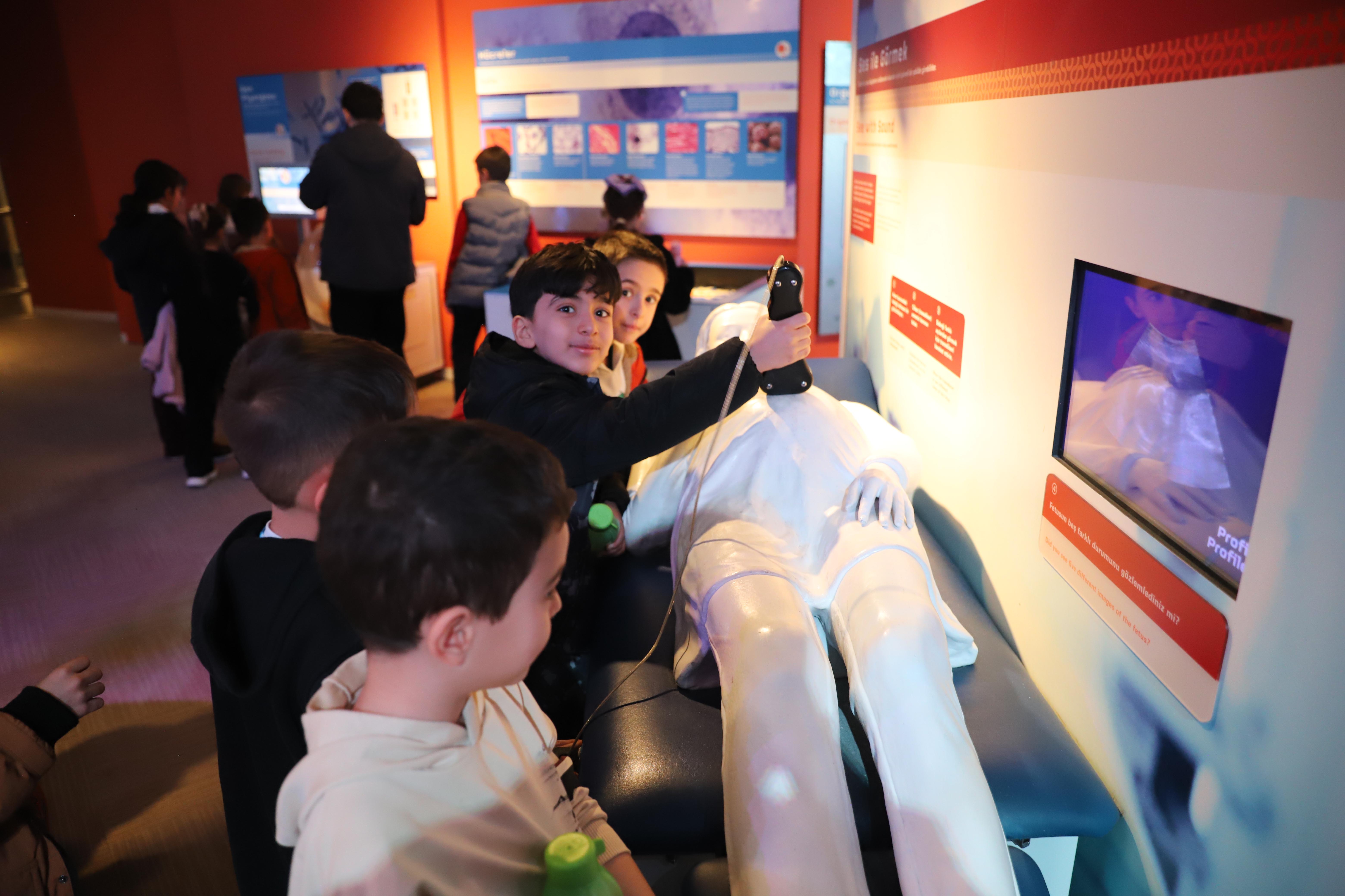 GENÇ KOMEK ÖĞRENCİLERİNDEN BİLİM MERKEZİNE KEŞİF DOLU GEZİ