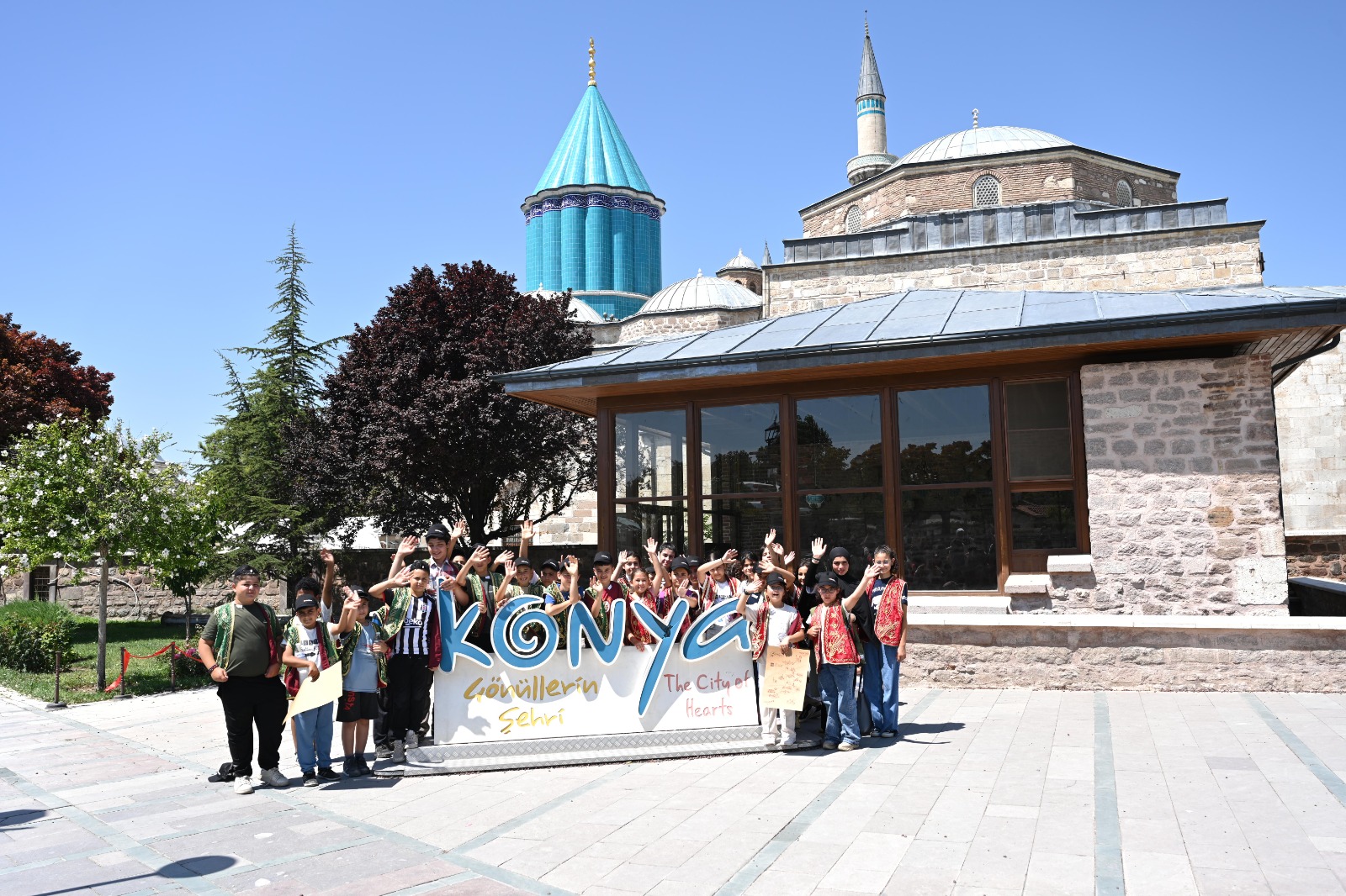 GENÇ KOMEK YAZ OKULU ÖĞRENCİLERİ “ŞEHRİN KALBİNDE YOLCULUK” YAPTI